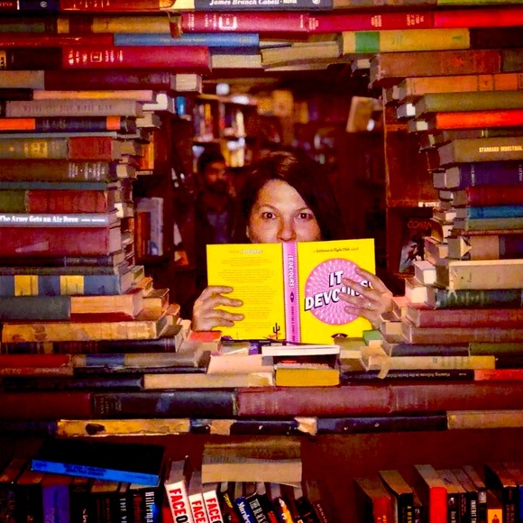 Meet your Posher, Laura - Picture 2 of 2